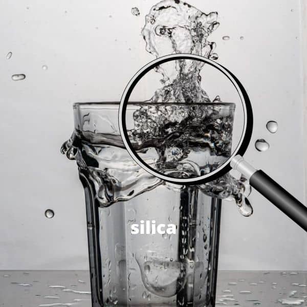 glass of water with silica